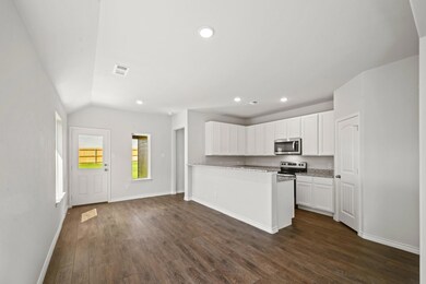 1702 Luke St, Ennis, TX 75119 - photo 6