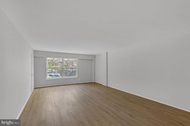 7680 Tremayne Place unit 211, McLean, VA 22102 - photo 5