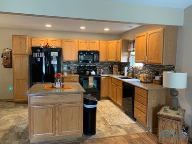 3330 Gleneagle Dr unit 3330, Findlay, OH 45840 - photo 5