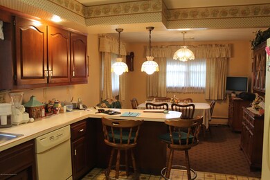 4 Hemlock St, Dupont, PA 18641 - photo 4