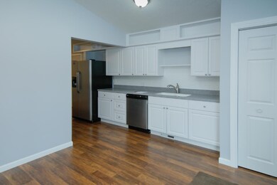 890 Riverview-106