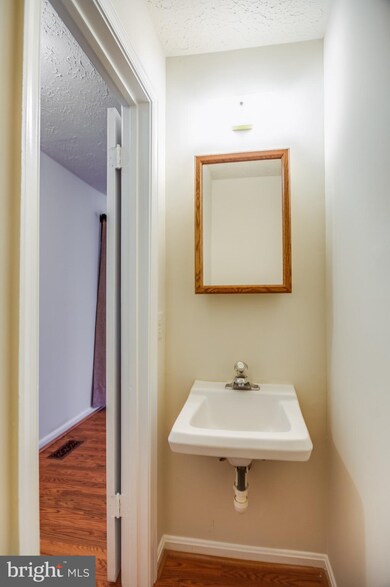 7318 Shady Glen Terrace, Capitol Heights, MD 20743 - photo 5