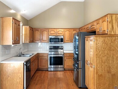 21513 W 52nd St, Shawnee, KS 66226 - photo 2