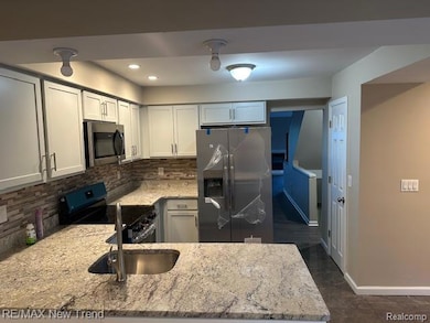 7391 Radcliff Dr unit 49, West Bloomfield, MI 48322 - photo 6