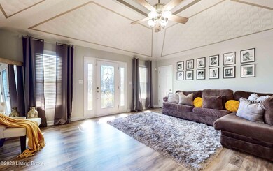 8303-Grandel-Forest-Way_005