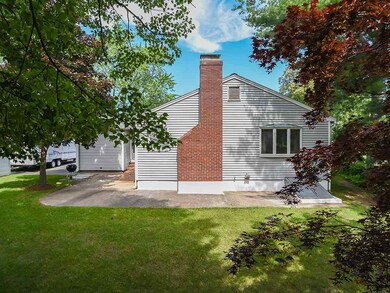 584 Colonial Dr, Portsmouth, NH 03801 - photo 6