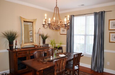 Dining1