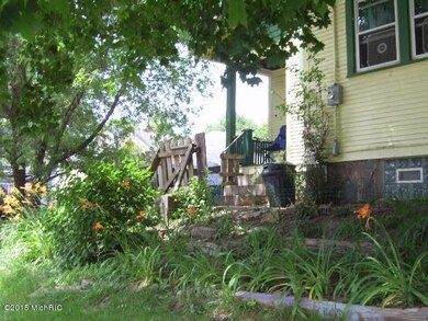 39 Benjamin side view