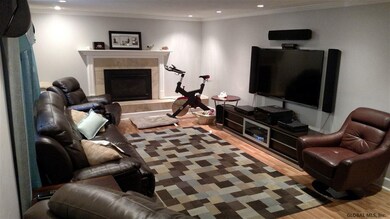 4316 Buckingham Dr, Schenectady, NY 12304 - photo 2