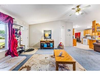 620 N Bay St, Waldport, OR 97394 - photo 6