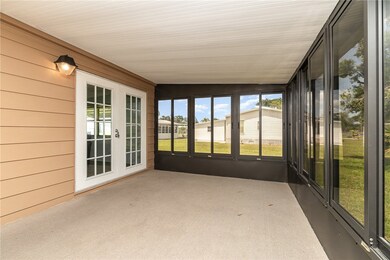 Enclosed Screened Porch - Florida Room