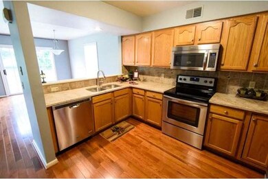 464 Berkshire Dr, Souderton, PA 18964 - photo 2