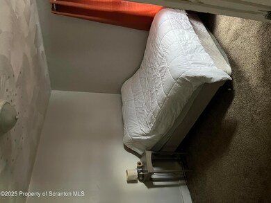 303 E Elm St, Scranton, PA 18505 - photo 5