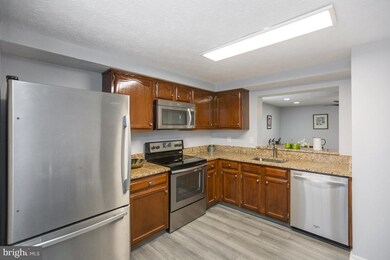 9568 Donnan Castle Ct, Laurel, MD 20723 - photo 5