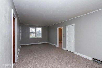2305 E 23rd St, Des Moines, IA 50317 - photo 5
