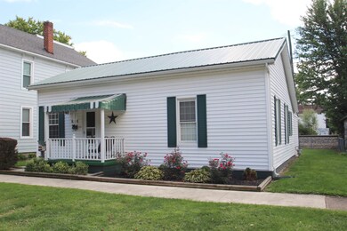 367 W Sinclair St, Wabash, IN 46992 - photo 2