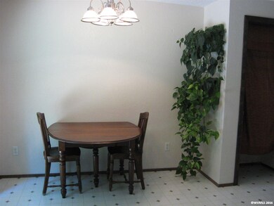 719 SE Mayberry Ave, Corvallis, OR 97333 - photo 4