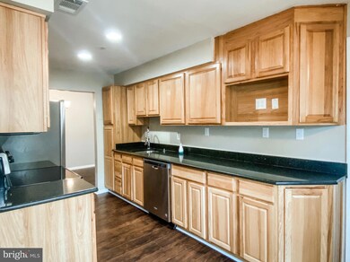 19951 Appledowre Cir, Germantown, MD 20876 - photo 4