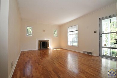 1715 SW Pembroke Ln, Topeka, KS 66604 - photo 3