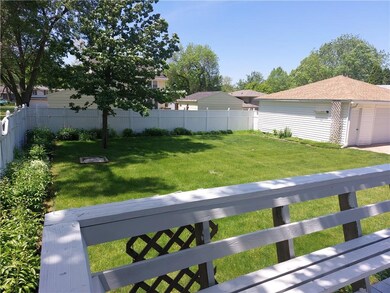 3212 47th St, Des Moines, IA 50310 - photo 2