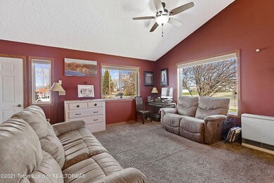 6 Living Room