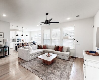 4018 Delta Rose St, Houston, TX 77018 - photo 6