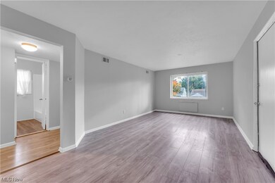 unlisted-address, Maple Heights, OH 44137 - photo 6