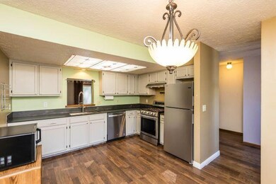 1925 Noble Run Way-Kitchen