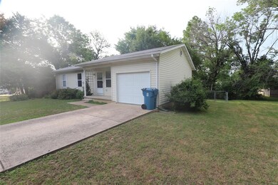 577 Huntleigh Ct, Farmington, MO 63640 - photo 2