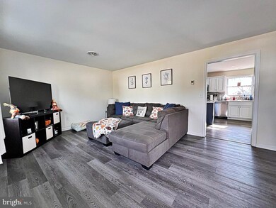 509 W 8th St, Laurel, DE 19956 - photo 3