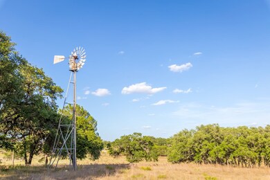 597 Achtzehn Rd, Fredericksburg, TX 78624 - photo 7