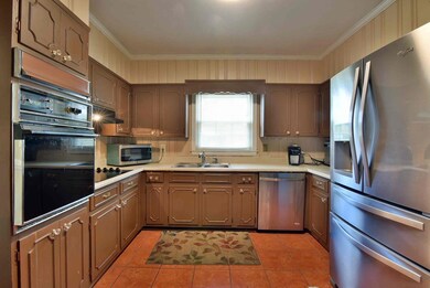 1822 Robinhood Rd, Albany, GA 31707 - photo 7