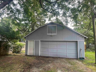 116 S Vine St, Elkhart, IN 46514 - photo 2