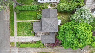 2718 S Howard St, Spokane, WA 99203 - photo 2