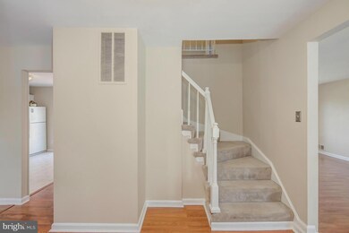 2308 Ballycairne Ct, Reston, VA 20191 - photo 3