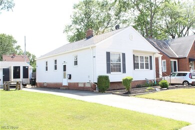 View of front of property featuring a front lawn