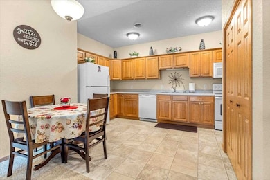 2627 Orchard Dr unit 7, Cedar Falls, IA 50613 - photo 6