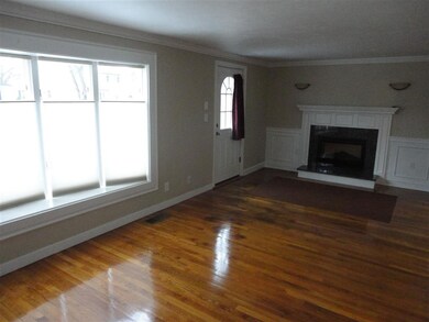 391 Colonial Dr, Portsmouth, NH 03801 - photo 5