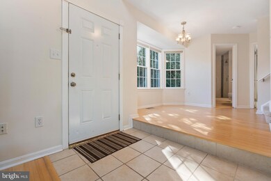 6378 Chimney Wood Ct, Alexandria, VA 22306 - photo 4