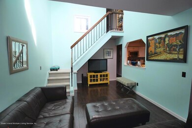 185A Lamped Loop unit 42, Staten Island, NY 10314 - photo 4