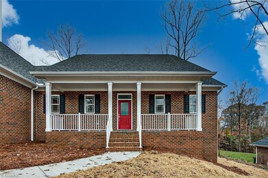 949 Chamberlin Dr, Asheboro, NC 27205 - photo 4