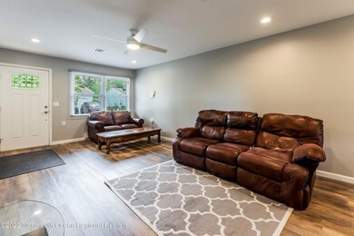31 S Chestnut Ave, Whiting, NJ 08759 - photo 4