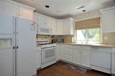 7 Vanderbilt Dr unit 124, Narragansett, RI 02882 - photo 5