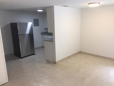 1530 Ryar Rd unit 6, Jacksonville, FL 32216 - photo 2