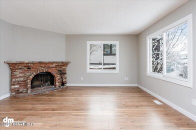 05-Living Room_MAX4686-Edit