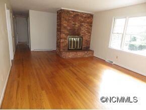 living room with Fireplace