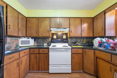 516 W Elm St, Wayland-24