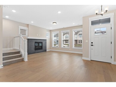 Living Room/Entrance