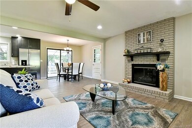 207 W Wynnbrook Dr, Hendersonville, NC 28792 - photo 2