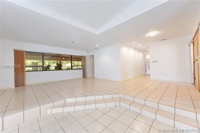 Dining/Front Entrance